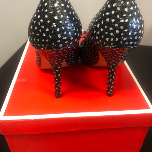 Coach faux snake polka dot heels size 6 - Picture 3 of 5